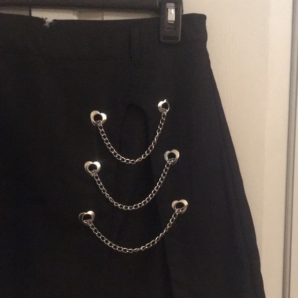 Hot Topic Triple Chain Mini Skirt Black - Picture 2 of 5